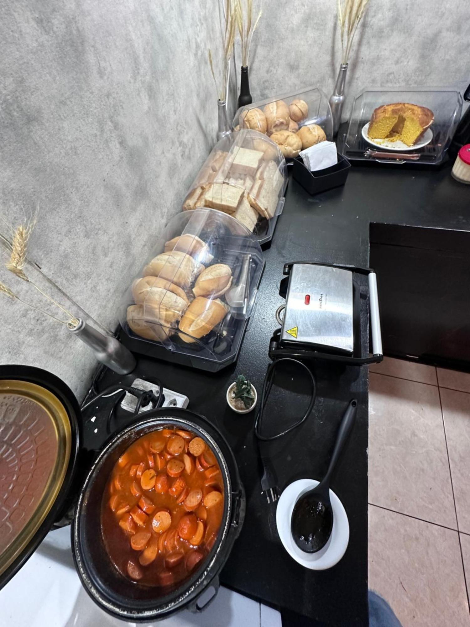 On Hostel II Gru Aeroporto Translado 24 Hs Гуарульос Екстериор снимка